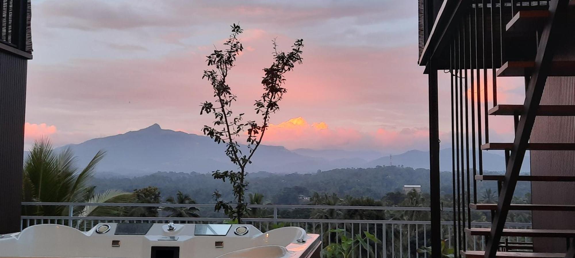Royal Retreat ,Kandy Exterior photo