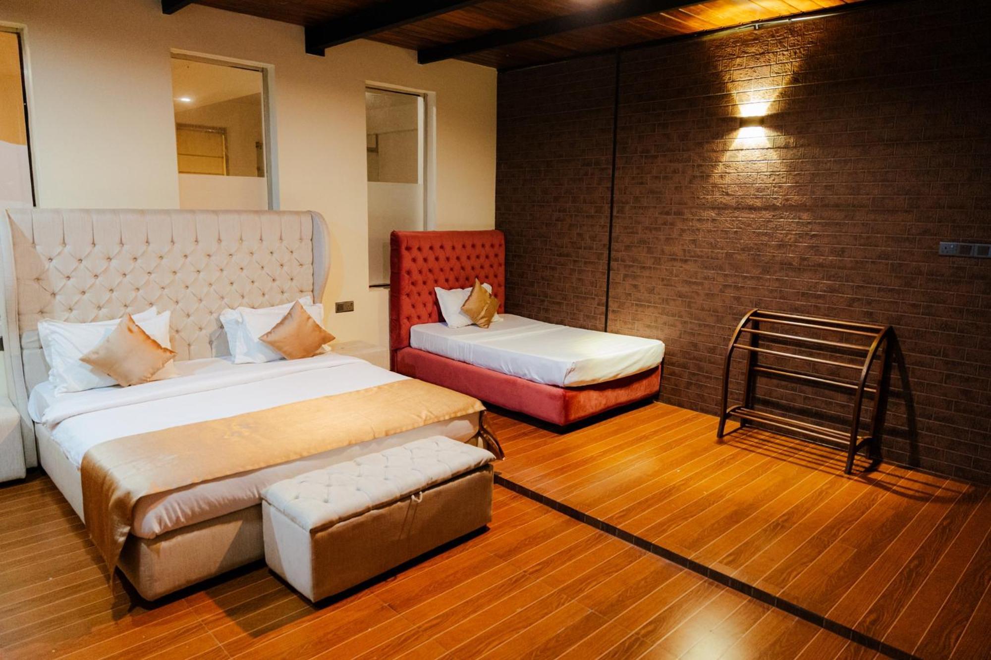 Royal Retreat ,Kandy Exterior photo